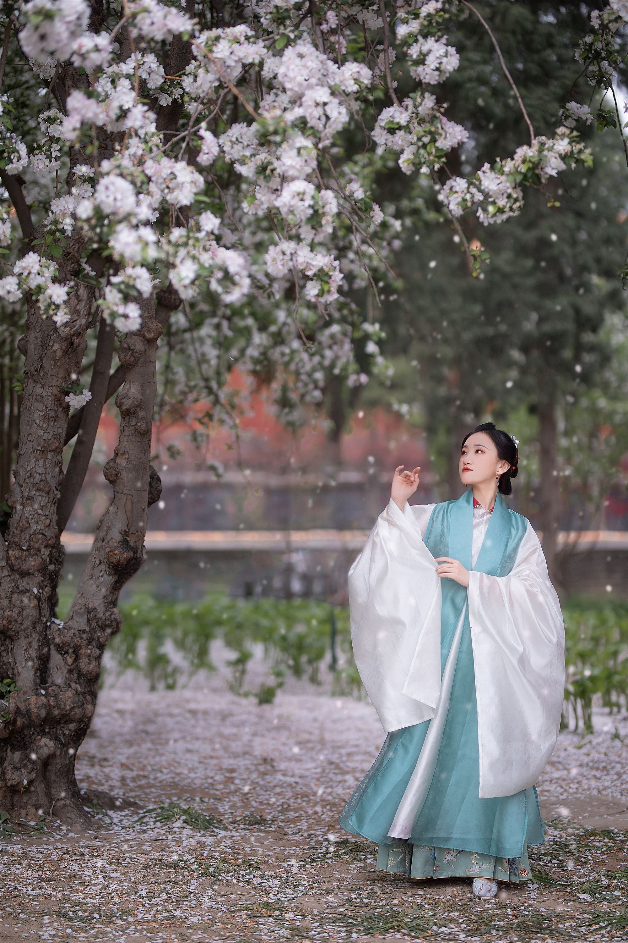 YITUYU艺图语 2021.08.30 花想容 晴空